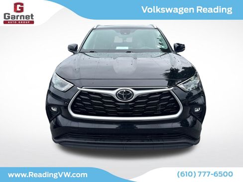 Used 2022 Toyota Highlander XLE AWD/4WD image 9
