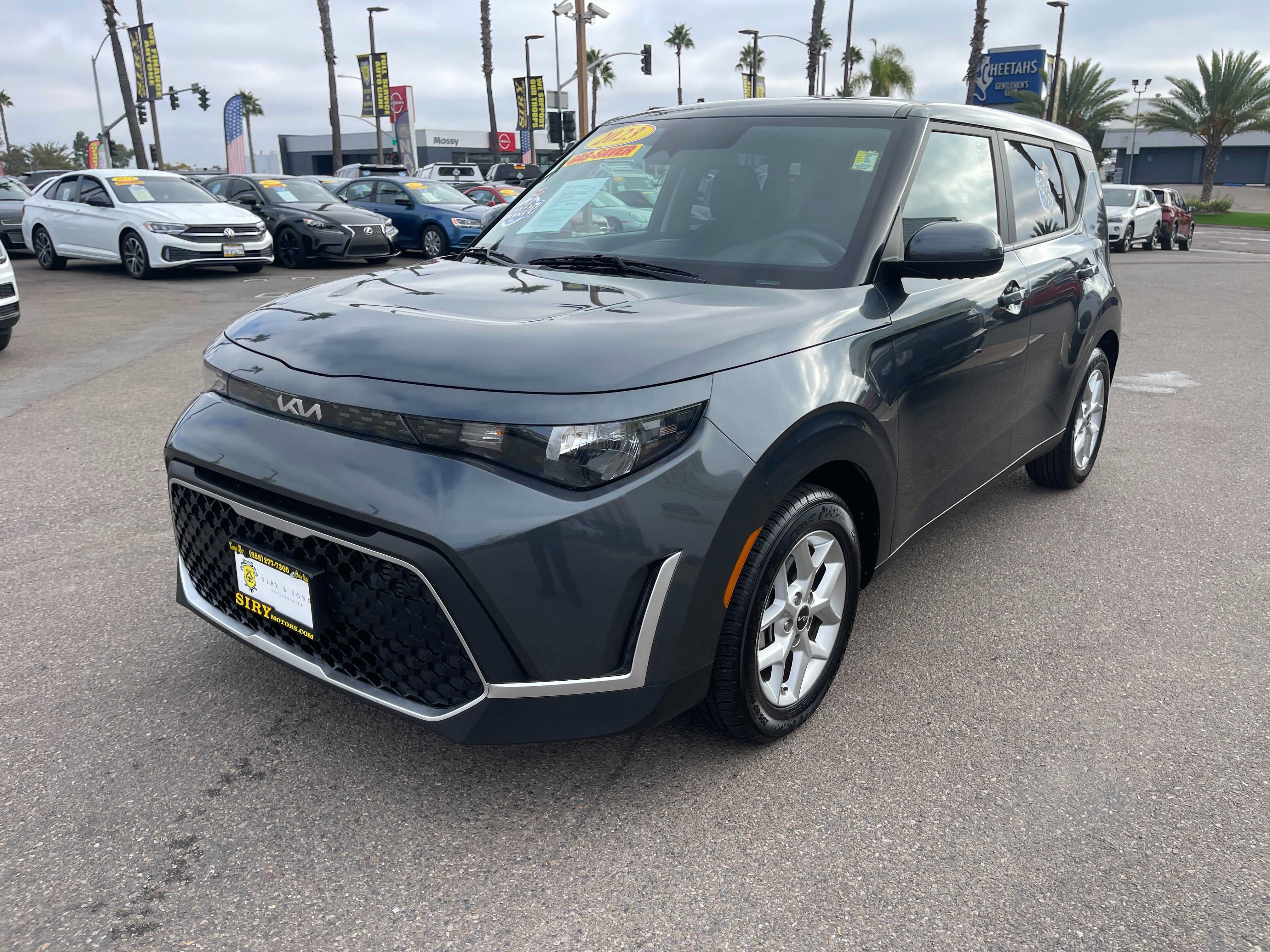 Used 2023 Kia Soul LX w/ LX Technology Package FWD image 7