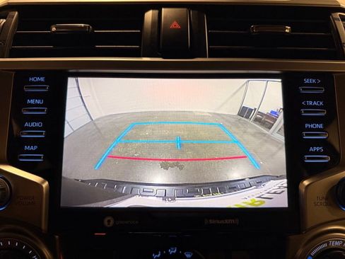 Used 2020 Toyota 4Runner SR5 AWD/4WD image 22