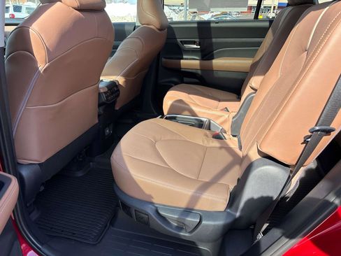 New 2026 Toyota Grand Highlander Platinum AWD/4WD image 6