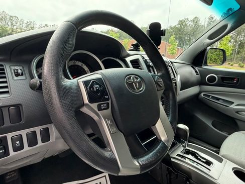 Used 2015 Toyota Tacoma PreRunner w/ SR5 Package RWD image 13