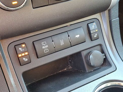 Used 2012 Chevrolet Traverse LT w/ All-Star Edition image 22