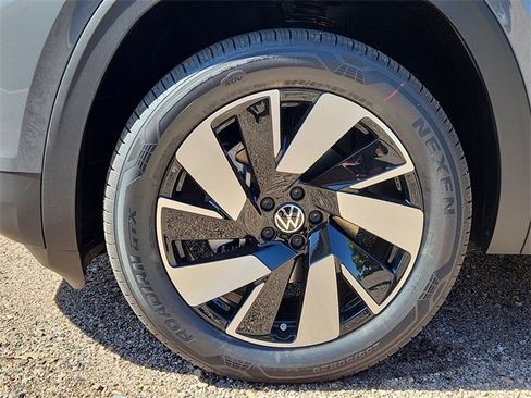 New 2026 Volkswagen Atlas Cross Sport SEL image 30