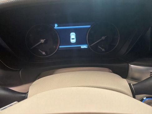 Used 2022 Genesis G90 5.0 Ultimate RWD image 7