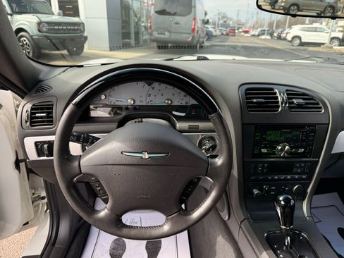 Used 2002 Ford Thunderbird image 41