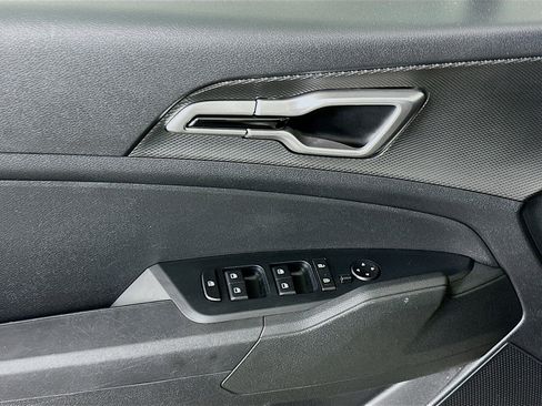 Used 2024 Kia Sportage LX image 15