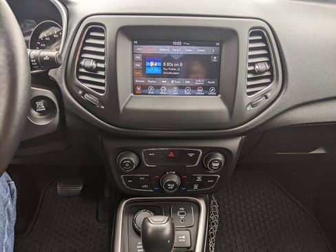 Used 2017 Jeep Compass Latitude w/ Popular Equipment Group AWD/4WD image 19
