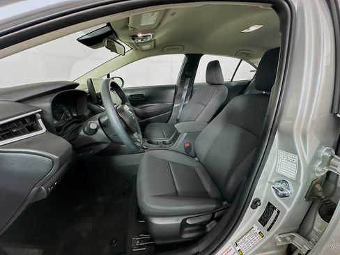 Used 2025 Toyota Corolla LE image 13