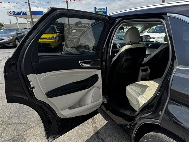 Used 2019 Ford Edge Titanium FWD image 17