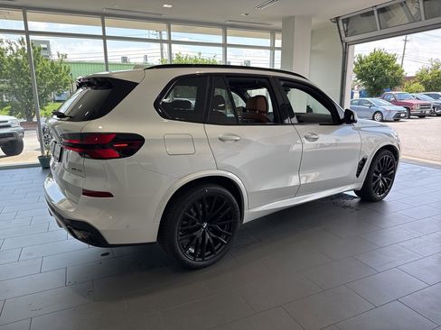 New 2026 BMW X5 xDrive40i w/ M Sport Package AWD/4WD image 8