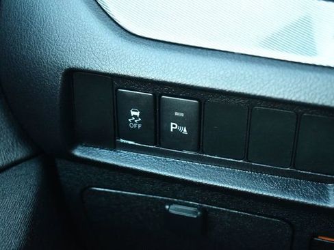 Used 2020 Toyota Sienna SE image 21