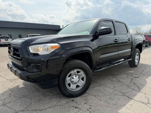 Used 2022 Toyota Tacoma SR AWD/4WD image 3