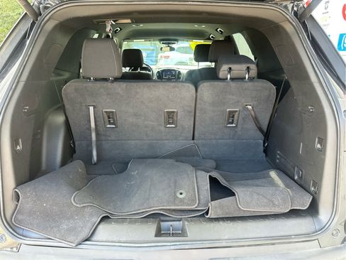 Used 2022 Chevrolet Traverse LT image 49