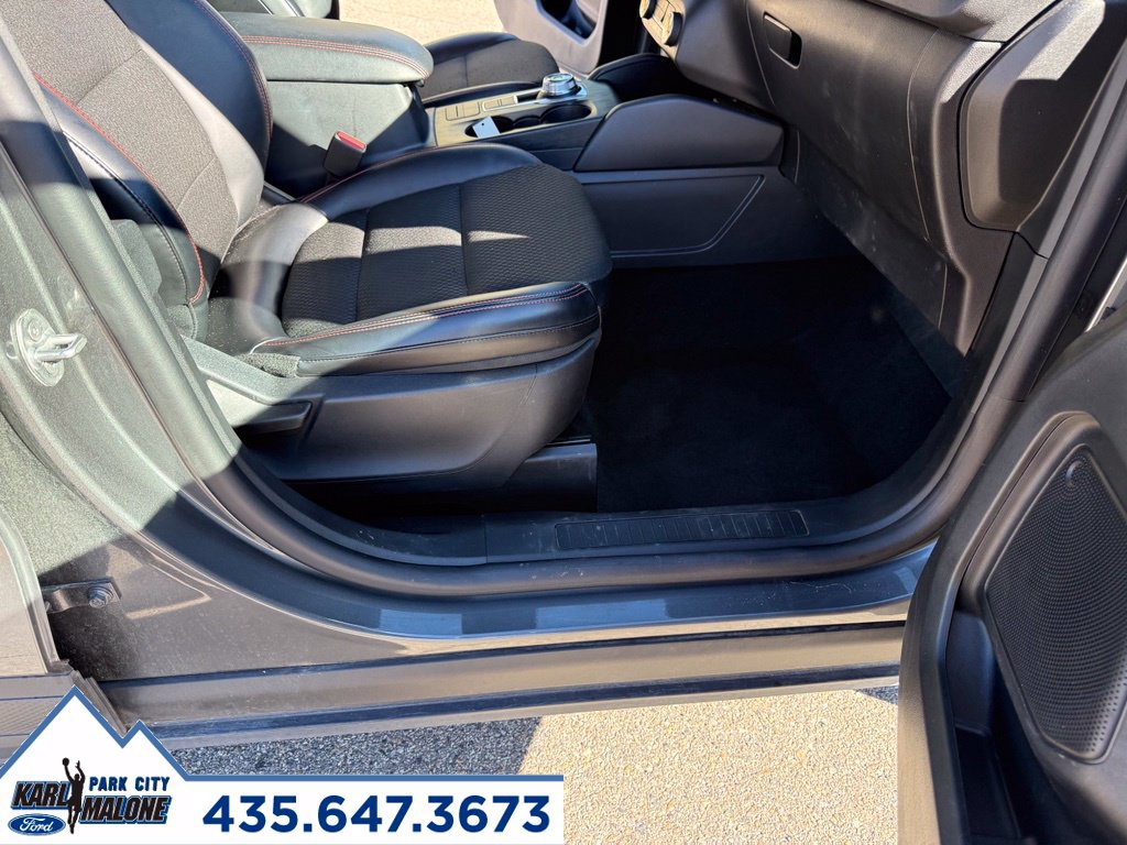 Used 2025 Ford Escape ST-Line AWD/4WD image 36