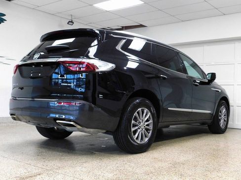 Used 2024 Buick Enclave Essence image 6