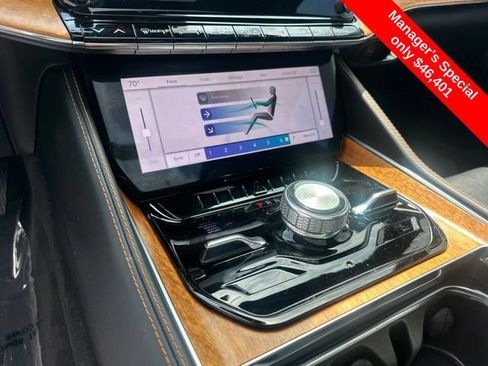 Used 2022 Jeep Grand Wagoneer Series III w/ Flexible Seating Group AWD/4WD image 23