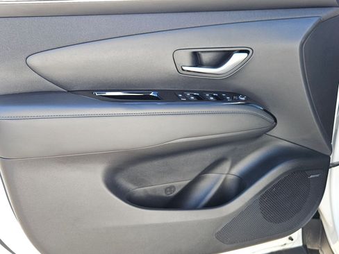 Used 2023 Hyundai Santa Cruz Limited image 11