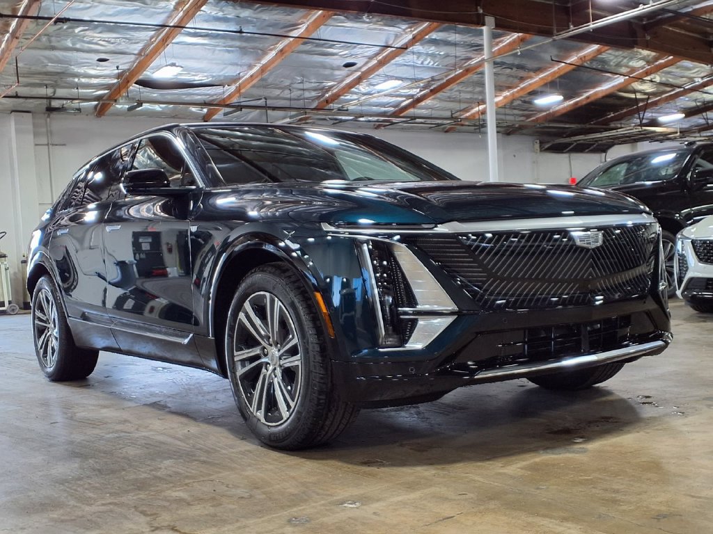 New 2027 Cadillac Lyriq Luxury RWD image 3