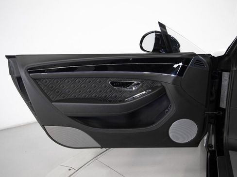 Used 2020 Bentley Continental GT V8 image 35