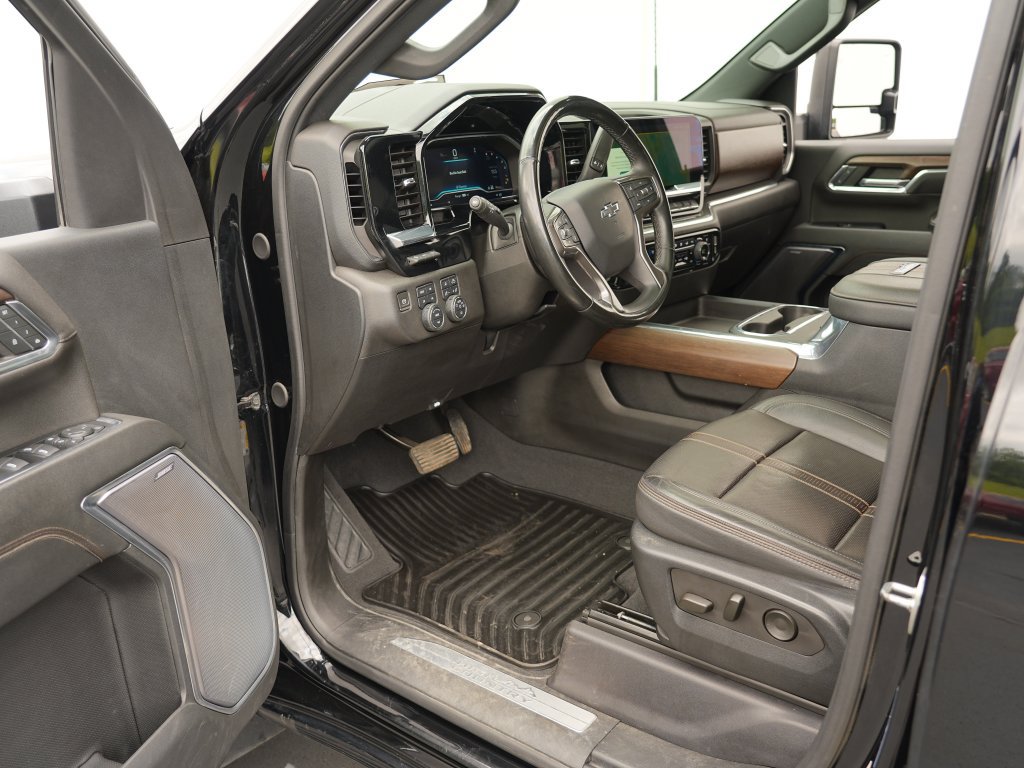 Certified 2024 Chevrolet Silverado 3500 High Country w/ High Country Premium Package AWD/4WD image 13