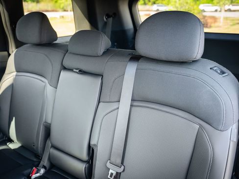 Used 2027 Kia Telluride LX w/ Towing Package FWD image 18