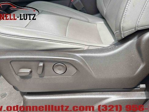 Used 2021 GMC Yukon XL SLT w/ SLT Premium Package AWD/4WD image 13