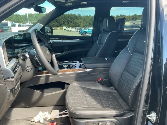 Used 2026 Cadillac Escalade Platinum Sport AWD/4WD image 4