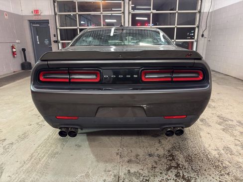 Used 2017 Dodge Challenger GT w/ Technology Group image 5