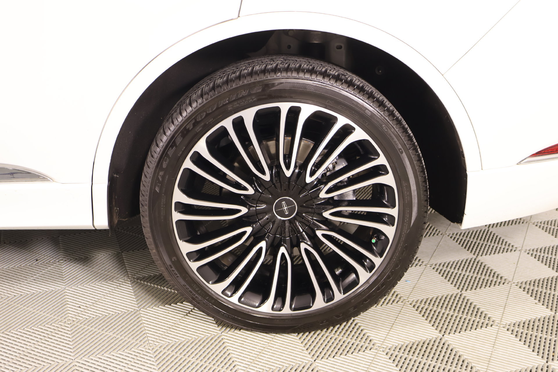 Certified 2025 Lincoln Aviator Black Label AWD/4WD image 20