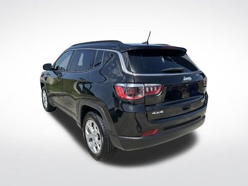 Used 2024 Jeep Compass Latitude AWD/4WD image 9