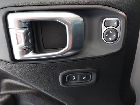 Used 2022 Jeep Wrangler Unlimited Sport AWD/4WD image 26