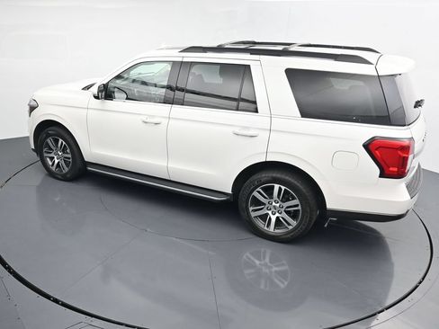 Used 2023 Ford Expedition XLT AWD/4WD image 25