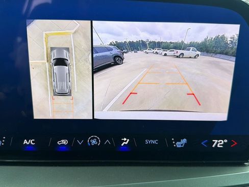 Used 2024 Chevrolet Traverse LT w/ Enhanced Driving Package AWD/4WD image 5