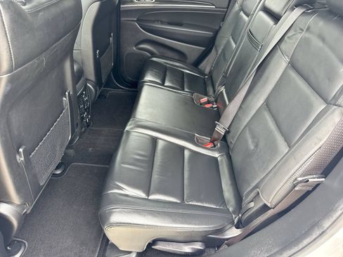 Used 2021 Jeep Grand Cherokee Limited AWD/4WD image 22