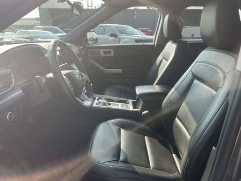Used 2023 Ford Explorer XLT w/ Equipment Group 202A RWD image 22