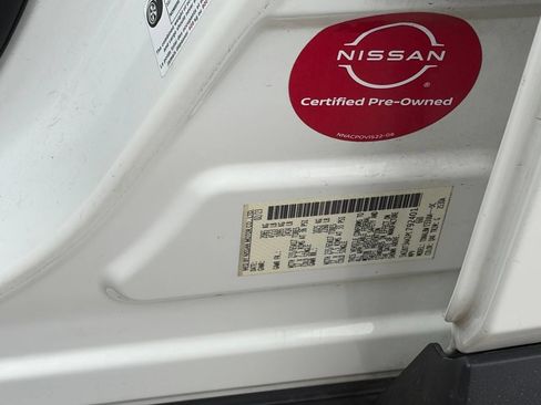 Used 2023 Nissan Rogue S FWD image 14