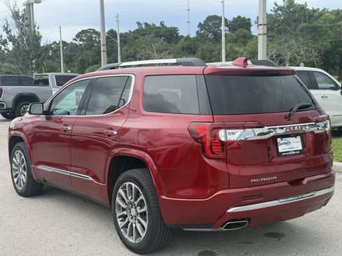 Used 2023 GMC Acadia Denali w/ Denali Ultimate Package FWD image 4
