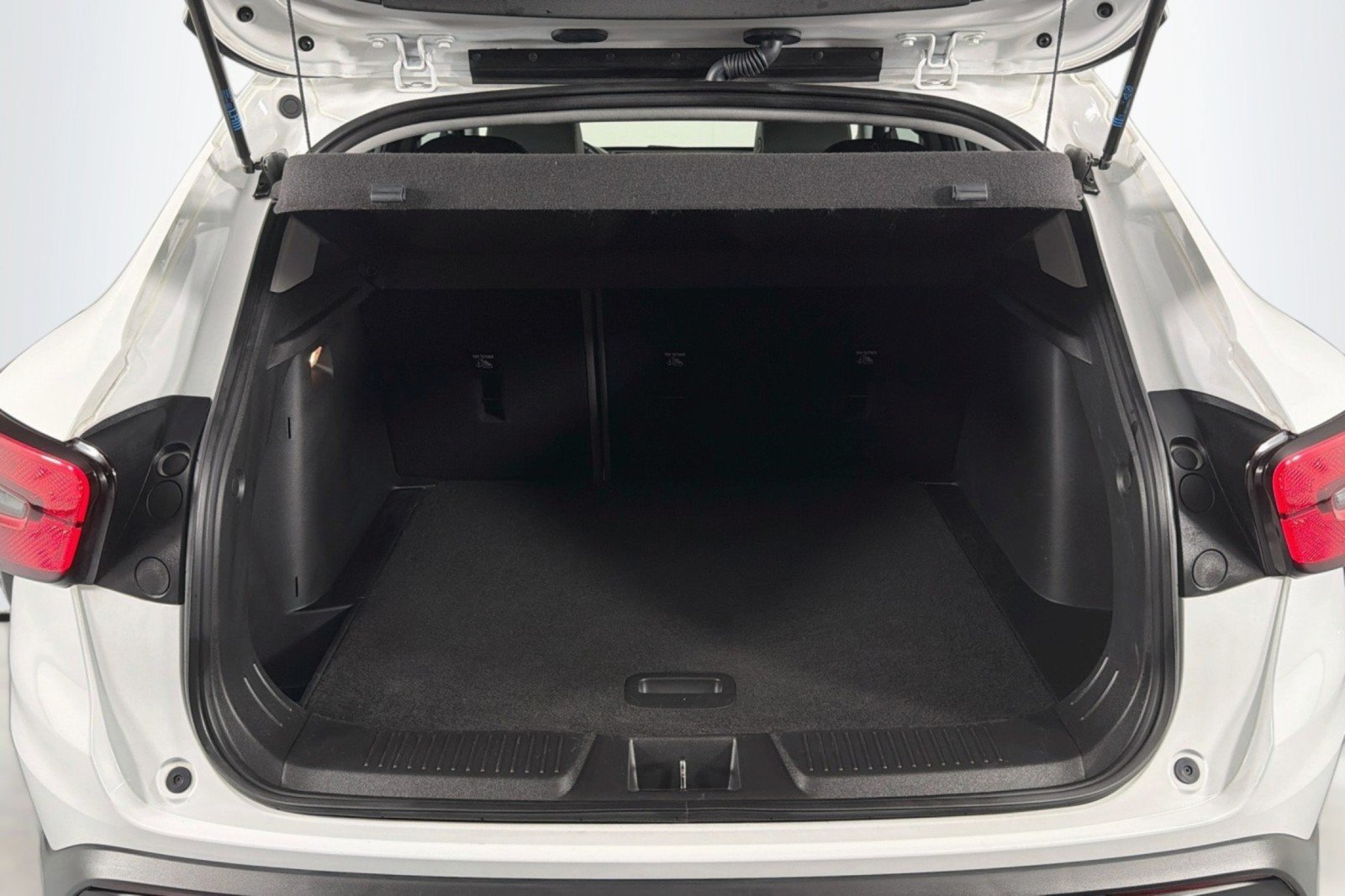 Used 2024 Chevrolet Trax ACTIV w/ Sunroof Package FWD image 24