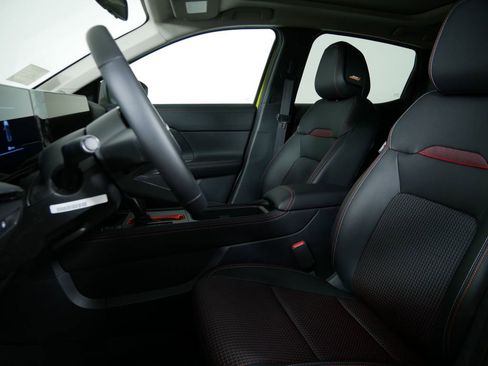 New 2026 Nissan Kicks SR AWD/4WD image 15