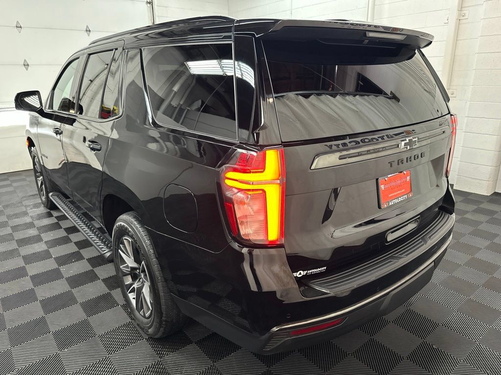 Used 2021 Chevrolet Tahoe Z71 w/ Luxury Package AWD/4WD image 7