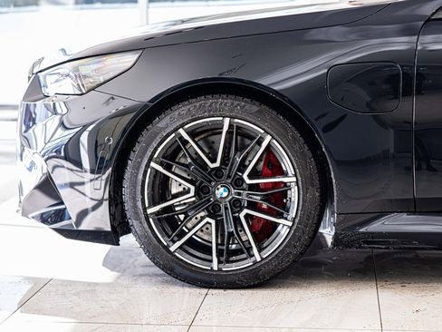 Used 2025 BMW M5 w/ Carbon Package image 8