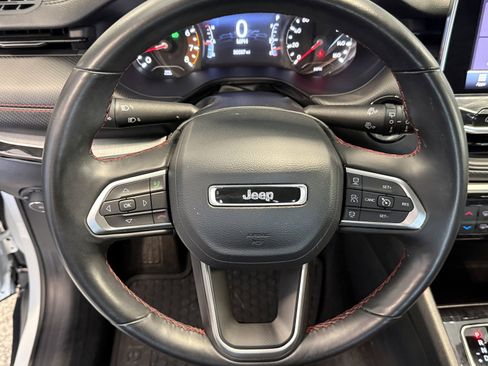 Used 2022 Jeep Compass Trailhawk w/ Trailhawk Convenience Group AWD/4WD image 17