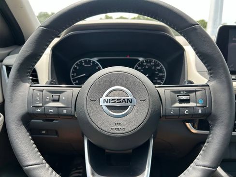 Certified 2021 Nissan Rogue SV w/ Premium Package FWD image 25