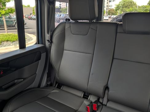 Used 2025 INEOS Grenadier AWD/4WD image 12
