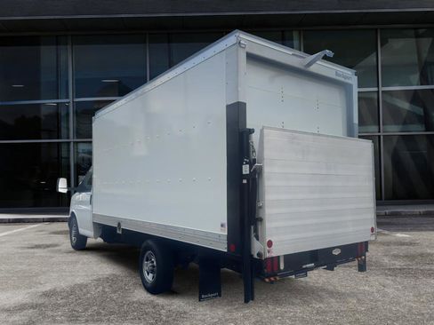 Used 2023 Chevrolet Express 3500 w/ Power Convenience Package image 7