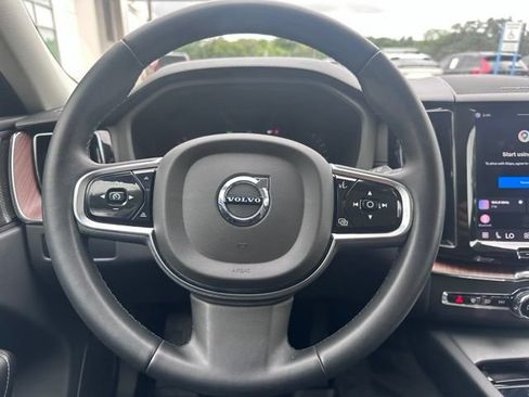 Used 2023 Volvo XC60 B5 Ultimate w/ Protection Package Premier FWD image 16