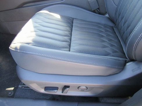 New 2026 Mitsubishi Outlander SEL FWD image 13