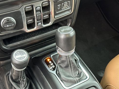 Used 2022 Jeep Wrangler Unlimited Sahara image 22