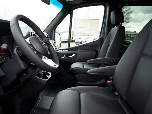 New 2026 Mercedes-Benz Sprinter 2500 image 14