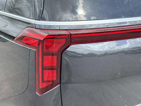 New 2026 Kia Carnival LX image 11